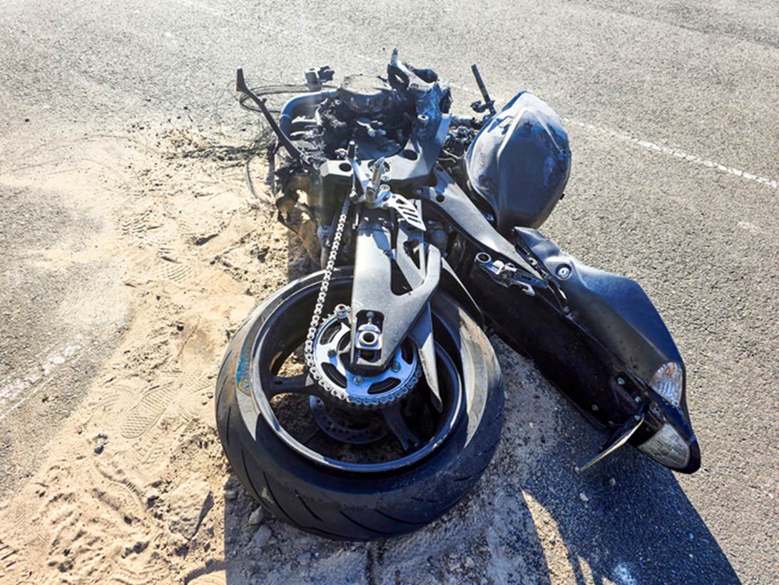 A motorcycle on the ground
AI-generated content may be incorrect.